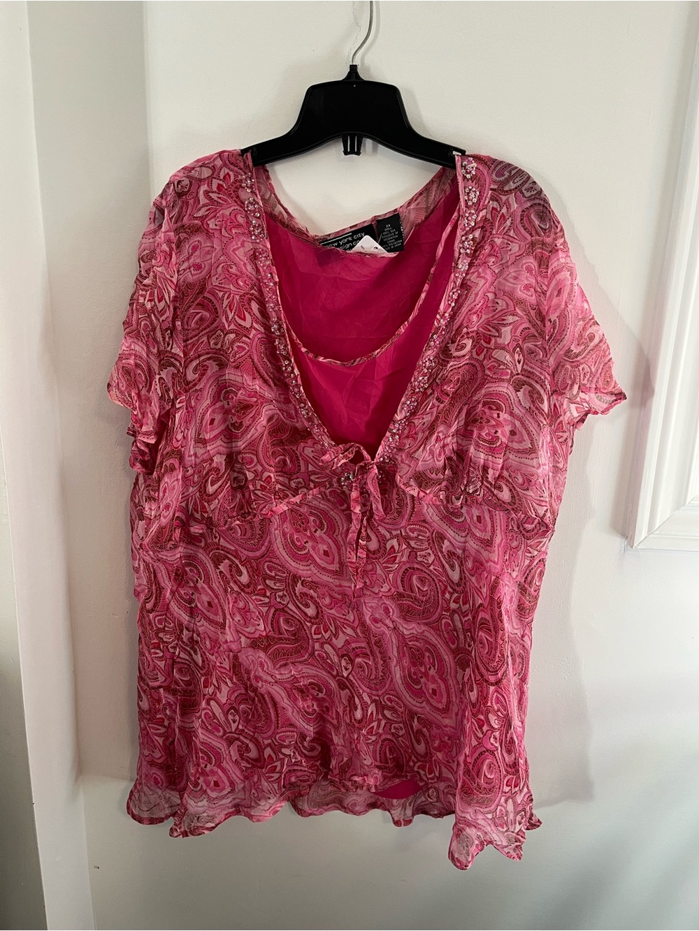 Y2K Women's Pink Paisley V-Neck 100% Silk Chiffon Beaded Top - Size 1X
